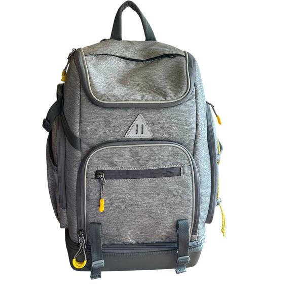 Platinum Street Tech Pro 300 Large Backpack camera bag